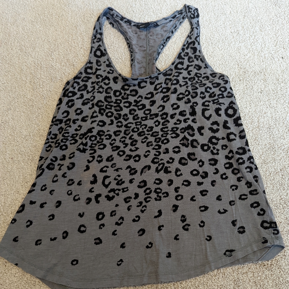 Leopard tank